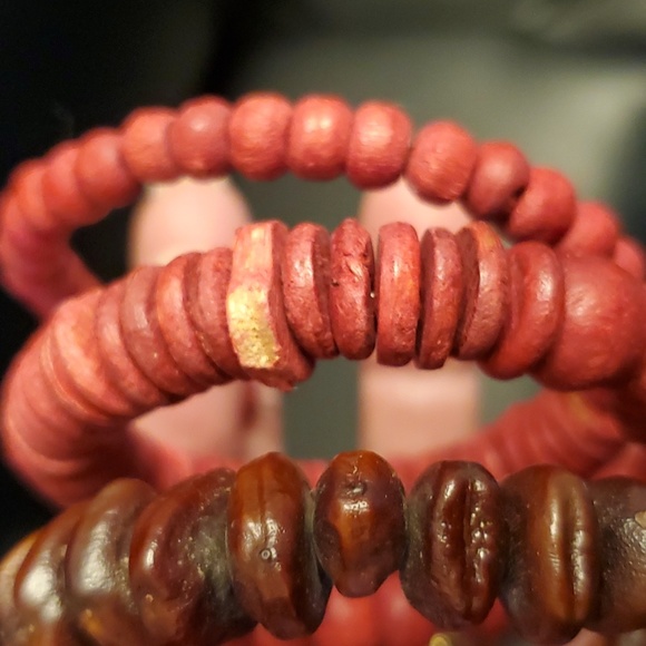 Wrap around Faux Wood Beaded Bracelt - Picture 5 of 5